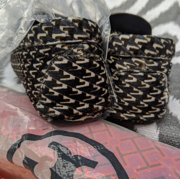 NWB Tory Burch Driver Loafers - Picture 2 of 7